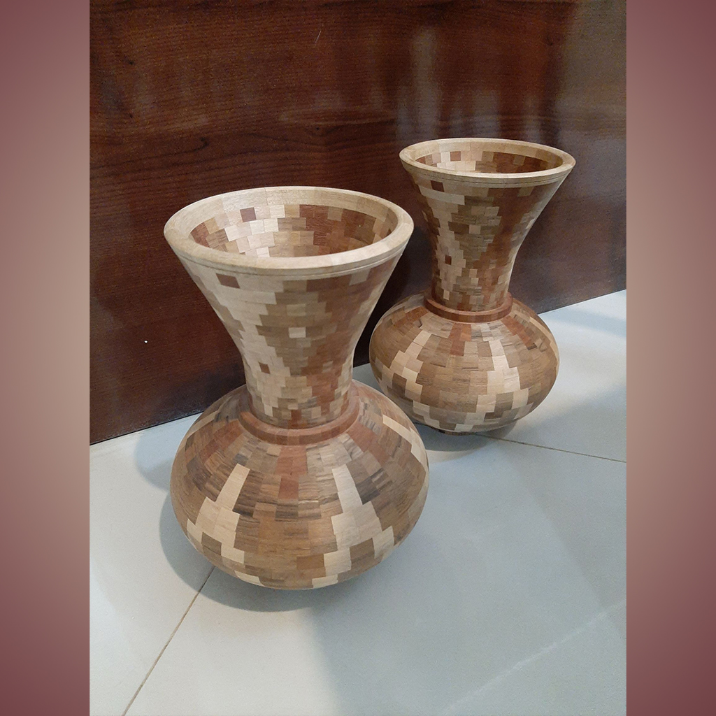 گلدان خراطی با قطعات چوب